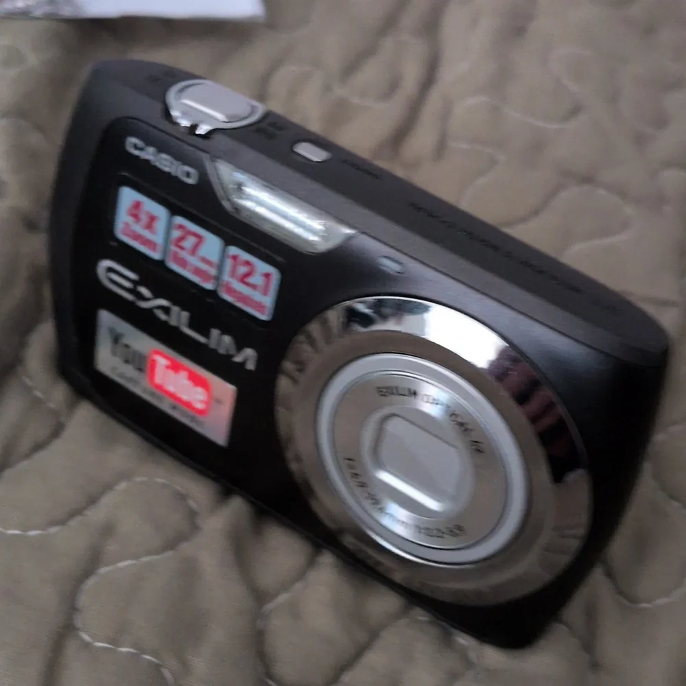 Casio Exilim Black Digital Camera - 12.1MP, 4x Zoom UPDATE NEW BATTERY WORKS100%